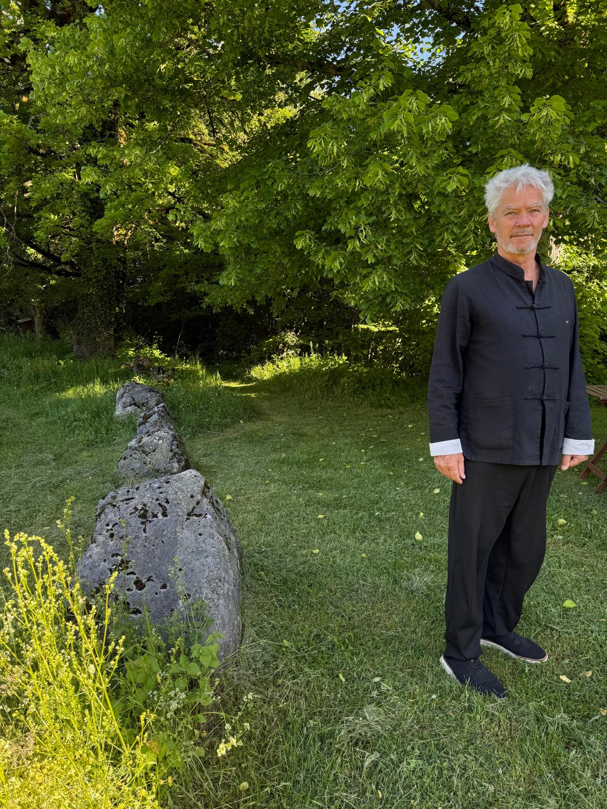Pierre en tenue martiale — racines de la SV dans les arts internes